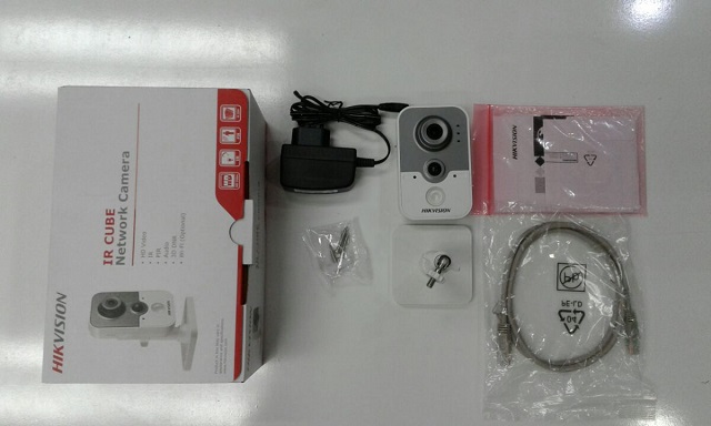 Camera IP Cube Hikvision DS-2CD2442FWD-IW