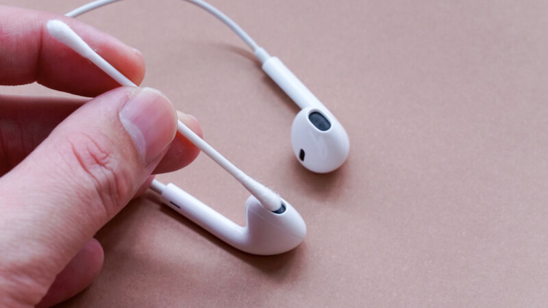 Hướng dẫn vệ sinh tai nghe Bluetooth Earbud