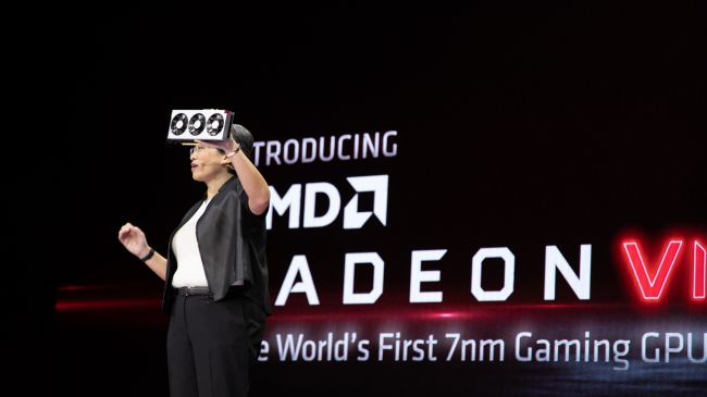 AMD chính thức ra mắt card đồ họa Radeon VII sản xuất trên tiến trình 7 nm đầu tiên của hãng