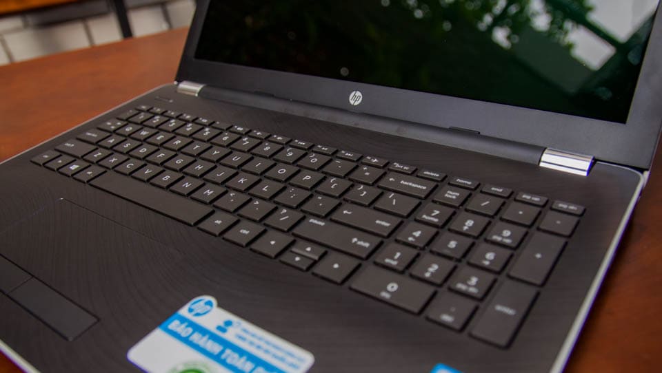 Đánh giá Laptop HP 15-bs559TU: Thiết kế trẻ trung, chip Kabylake, giá sinh viên