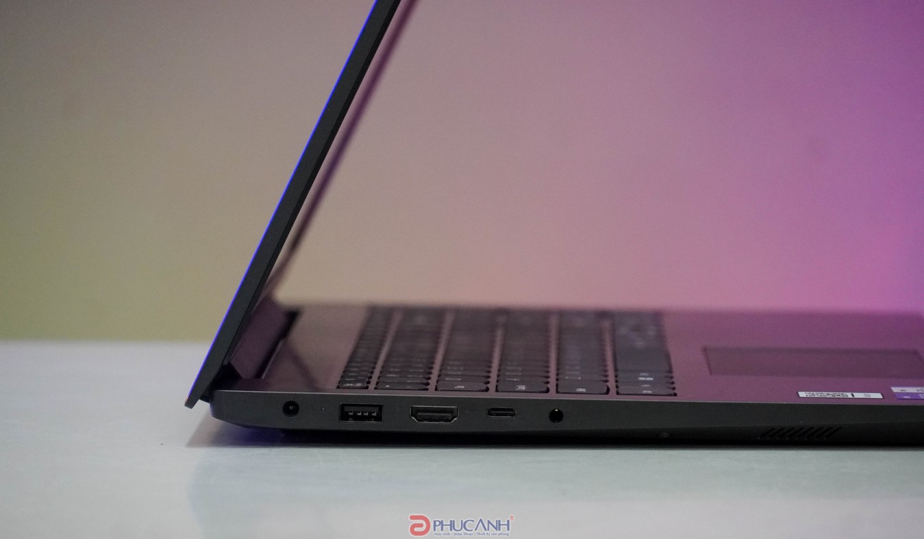 Review laptop Lenovo V15 G4 IAH