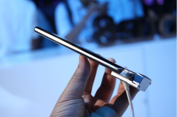 Cận cảnh Galaxy Note 8 đẹp tuyệt vời ra mắt tại Việt Nam, giá 22.5 triệu