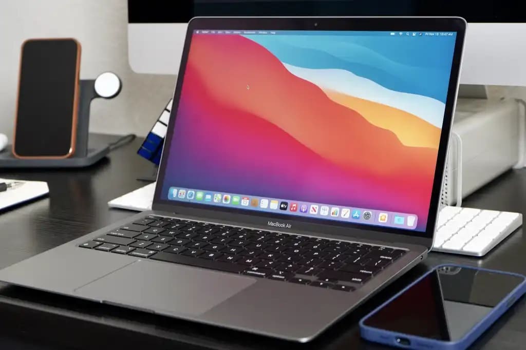 MacBook Air giá giảm kịch sàn 