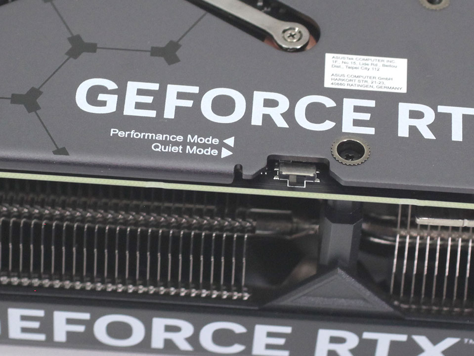 mặt sau Asus TUF Gaming GeForce RTX 4070 SUPER OC