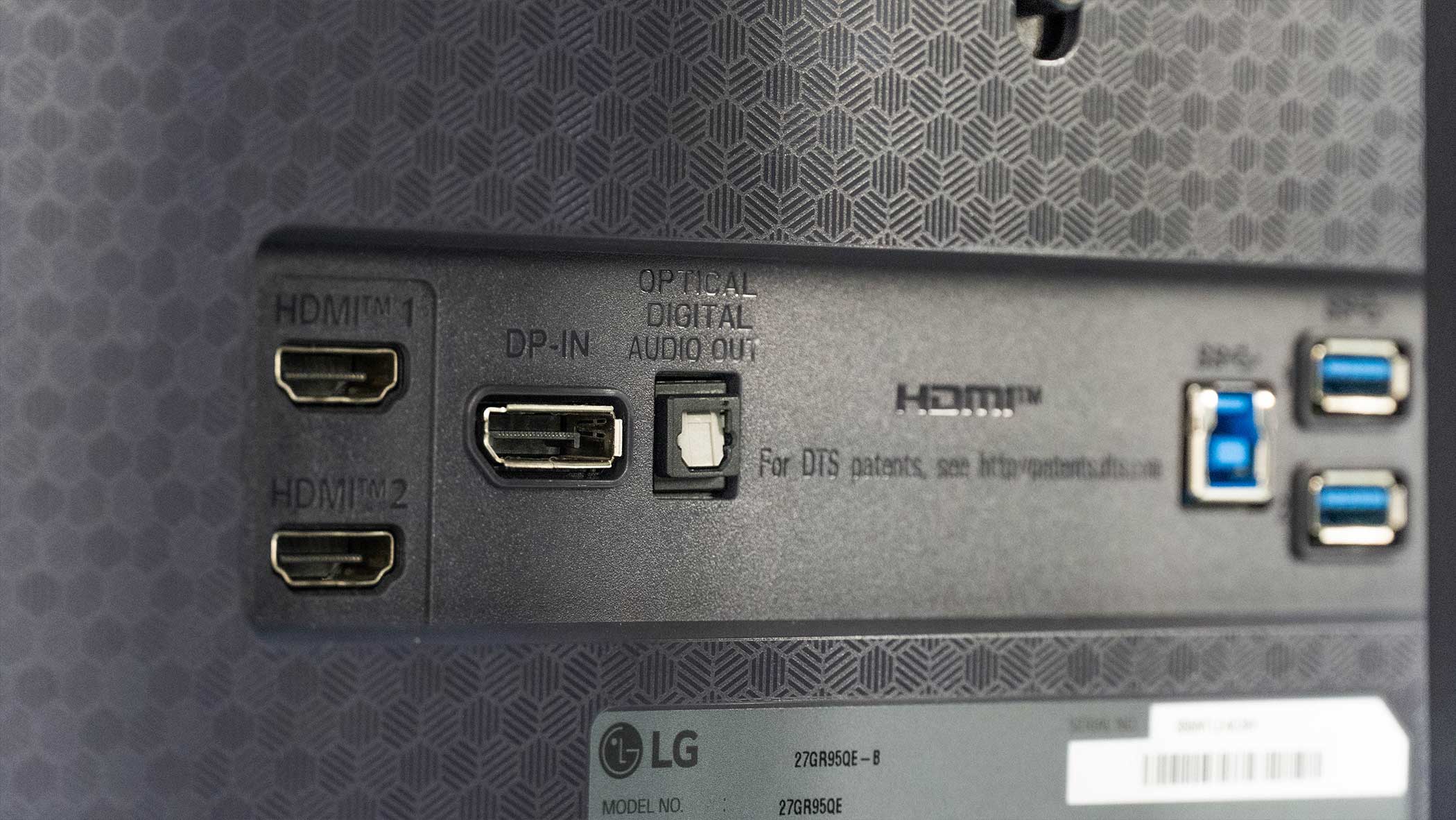 review màn hình LG UltraGear 27GR95QE
