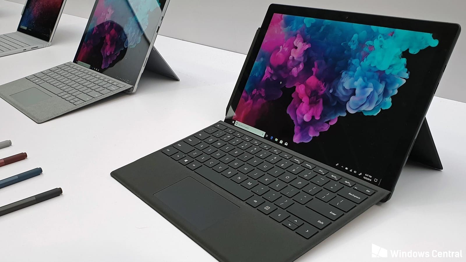 Surface Pro 6:  nhỏ gọn, cấu hình tốt dành cho doanh nhân