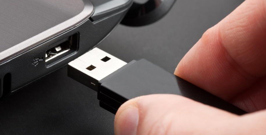 Rút USB đột ngột khỏi máy tính khiến USB bị hỏng hoặc mất dữ liệu?