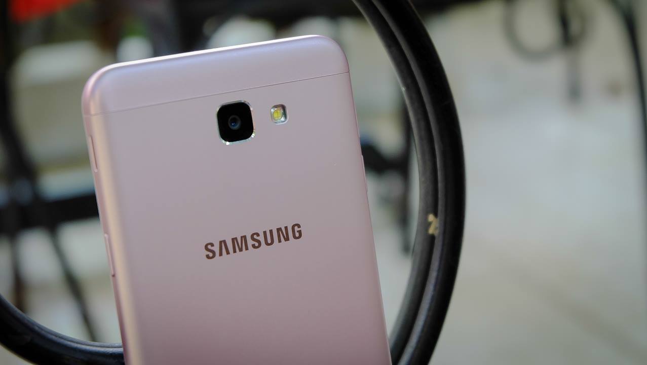 Galaxy J5 Prime – Điện thoại Samsung thêm màu hồng thời thượng
