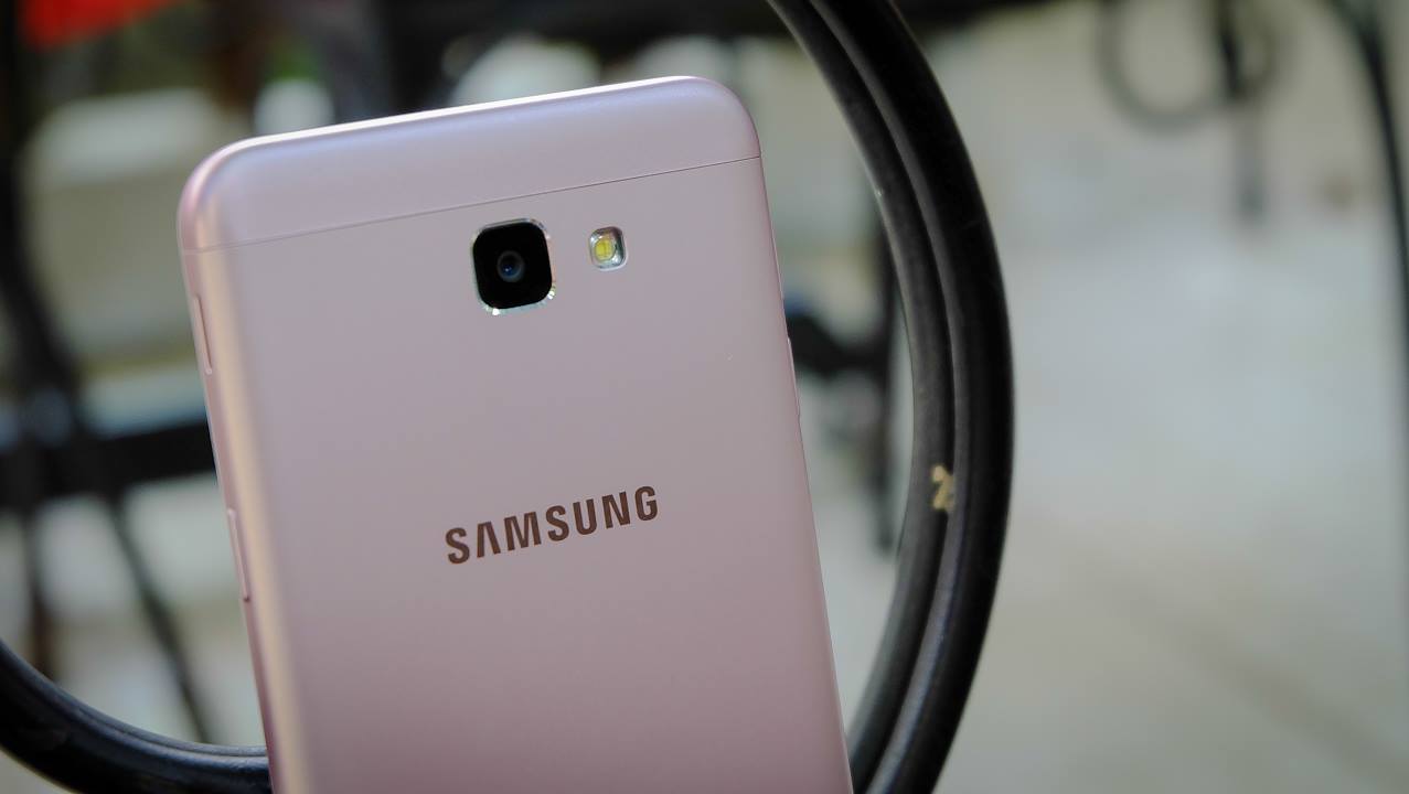 Galaxy J5 Prime &ndash; Điện thoại Samsung th&ecirc;m m&agrave;u hồng thời thượng