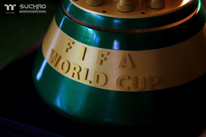 PC cực chất hình cúp vàng World Cup khiến cộng đồng game thủ mê mệt