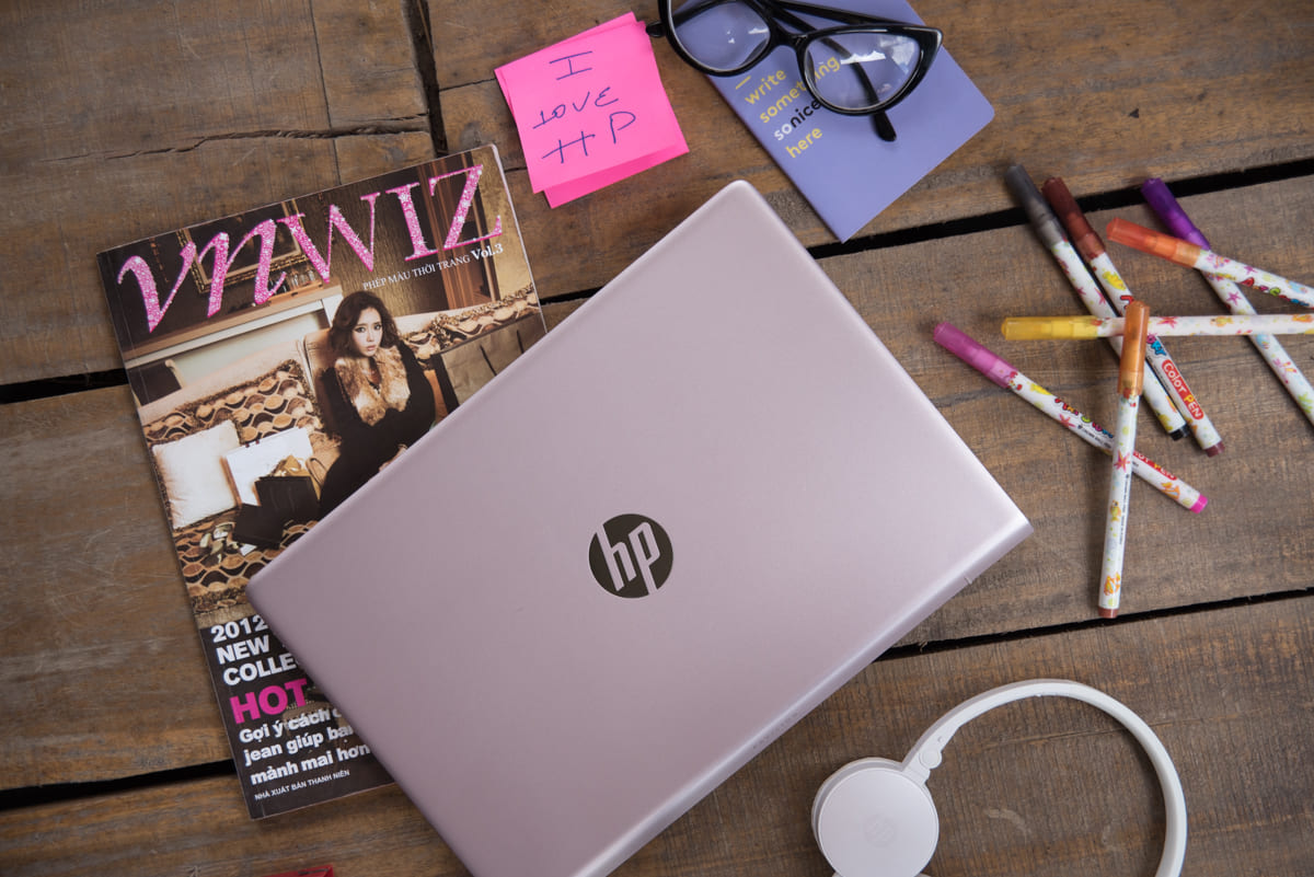 Laptop HP Pavilion 14-bf015TU - Sành điệu với màu hồng cực cool