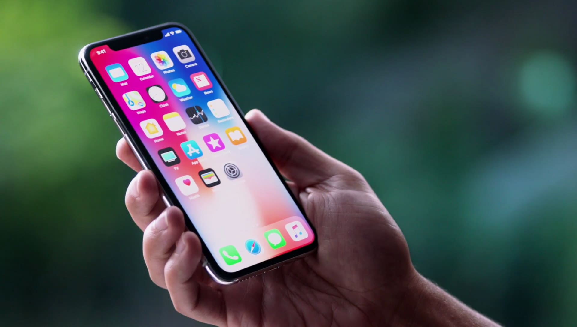 iPhone X – chiếc điện thoại được người dùng mong chờ nhất tính tới thời điểm hiện tại, dự kiến sẽ đạt doanh số rất cao. iPhone X năm nay chưa được phát hành và dự kiến ngày lên kệ ngày 3/11 tới, thì lại có một nguồn tin mới cho iPhone X 2018 sẽ có màn hình rộng tới 6.46 inch.