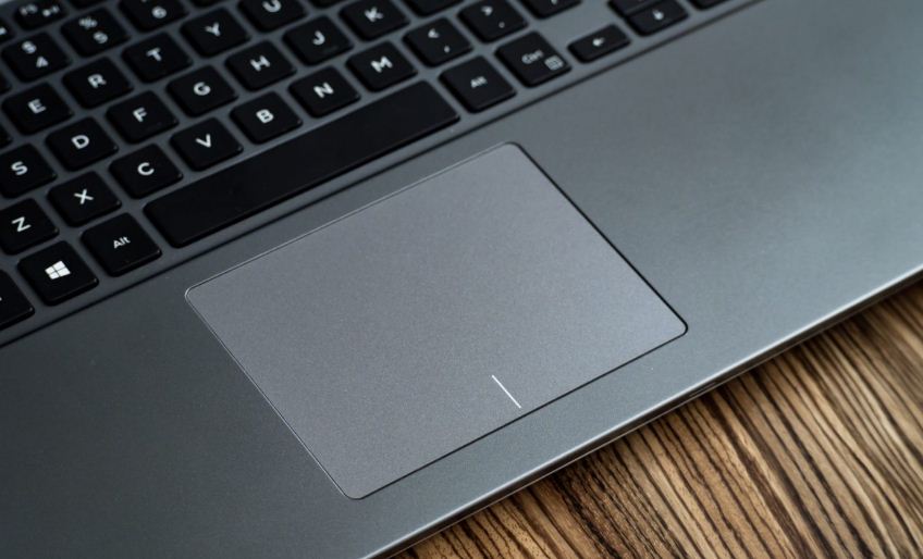 Dell Vostro 7570: Liệu có laptop chơi game dành cho dân văn phòng mà vẫn sang?