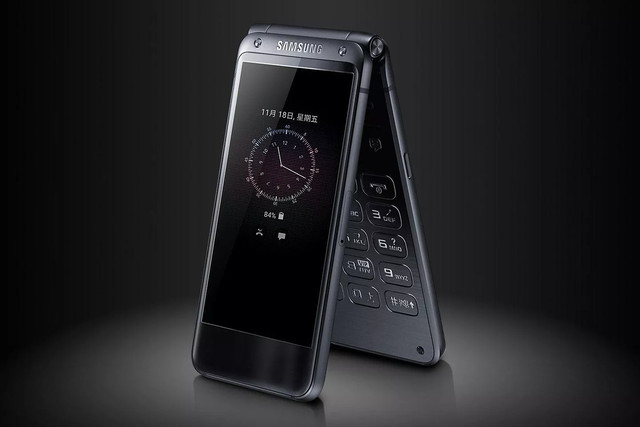 Điện thoại nắp gập Samsung SM-W2018 cấu hình khủng ngang ngửa S8/S8 Plus bạn tin nổi không?