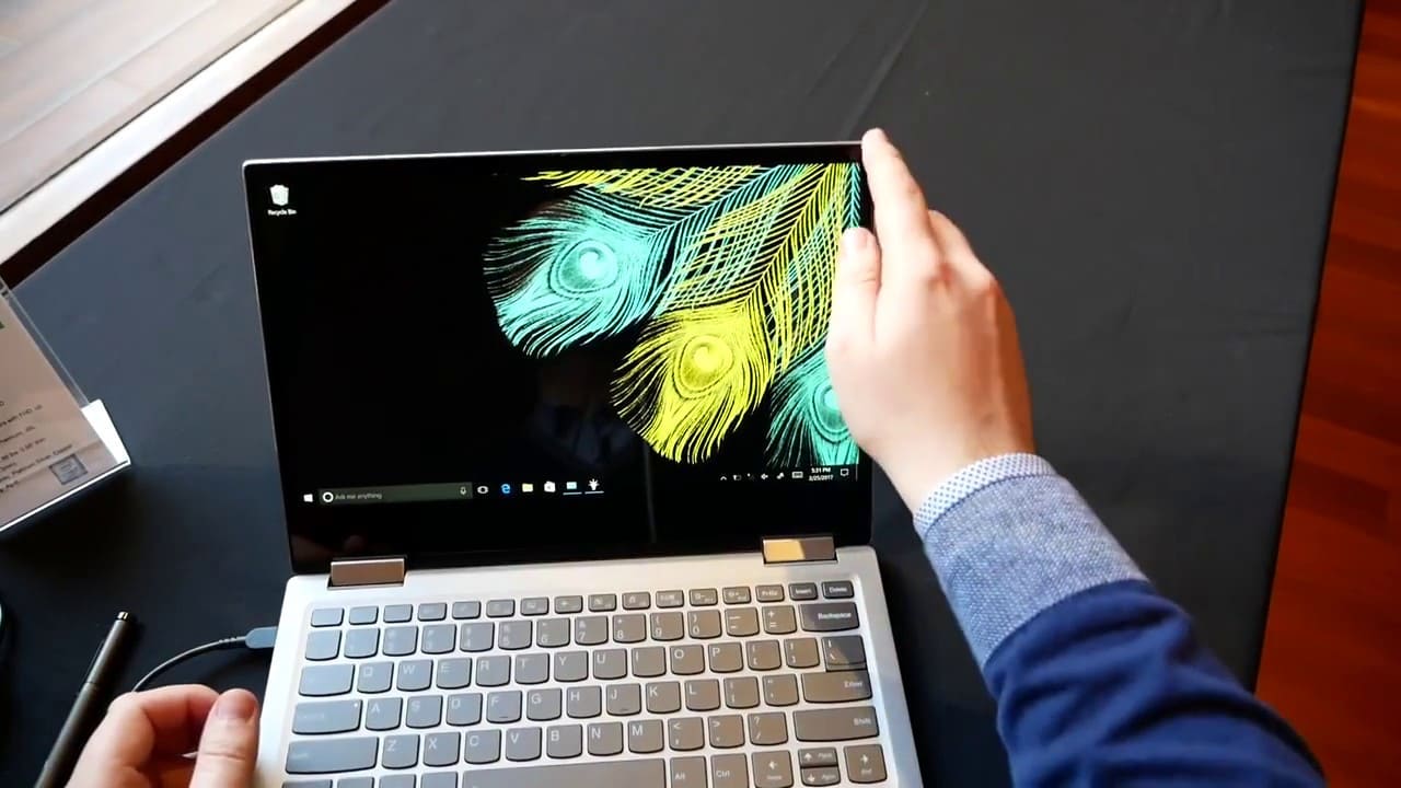 Lenovo Yoga 720-13IKBR: Laptop xoay gập ấn tượng, màn hình cảm ứng, hiệu năng tốt