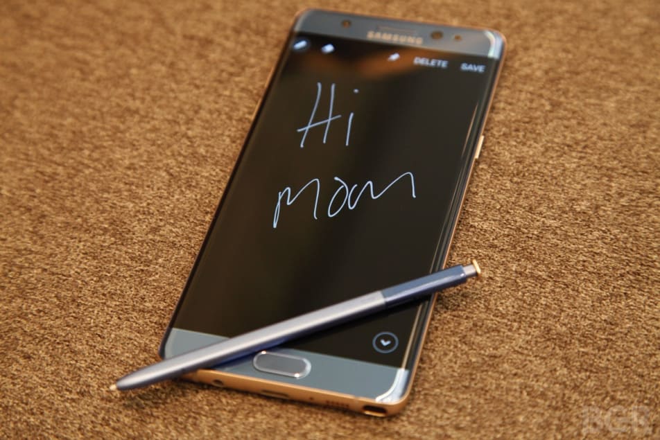 Samsung Galaxy Note được đánh giá là chiếc điện thoại có màn hình đột phá và hiệu năng cao nhất hơn cả mức điểm tuyệt đối A+ từ trước tới đây.
