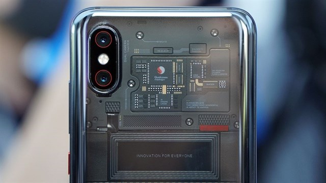 Lộ diện hình ảnh Xiaomi Mi Note 4 với camera kép, mặt sau trong suốt 